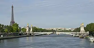 Pont Alexandre naar het westen