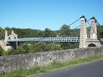 Hangbrug over de Loire bij het gehucht Margeaix