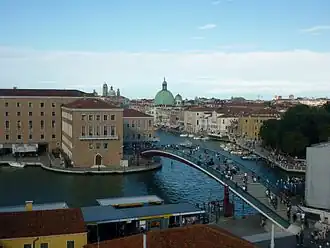 Ponte della Costituzione bij nacht