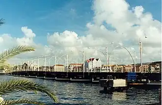 Pontjesbrug (Koningin Emmabrug) in Willemstad, Curaçao