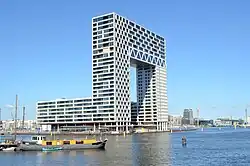 Het Pontsteigergebouw kort voor de voltooiing in juli 2018.