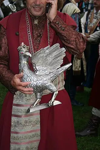 Poolse schutterskoning met zilveren vogel