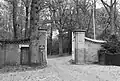 Gemetselde poort, hekpijlers voormalige Duinvliet