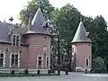 De toegangspoort van het kasteel, het poorthuis