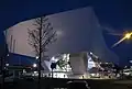 Porsche-Museum gezien vanaf de westkant