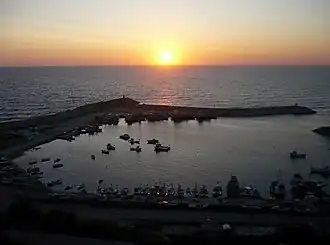 De haven van Karaburun