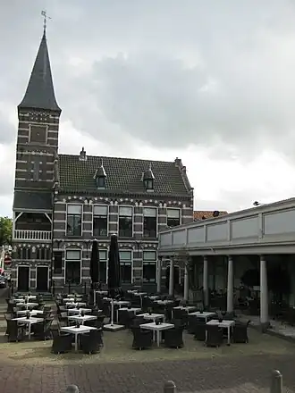 Postkantoor met woningen