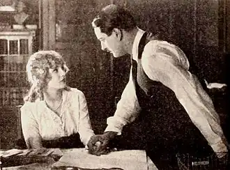 Scène uit Powers That Prey