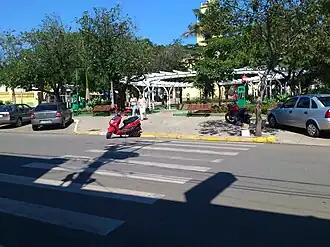 Het plein praça Matriz in Elias Fausto