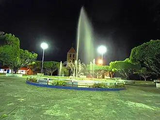Het plein praça Tirandentes in Teresina de Goiás
