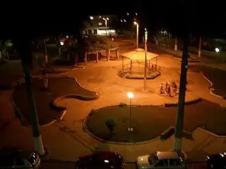 Het plein praça Israel Nunes in Vargem Alegre