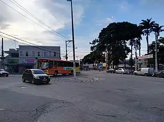 Het plein Praça do Forúm in Ibirite