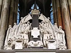 Bekroning van de achterwand