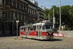 Tatra T3 met door TW Team gebouwd lagevloer deel.