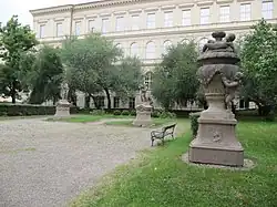 beeldhouwwerken buiten