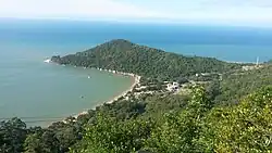 Het strand Praia de Laranjeiras