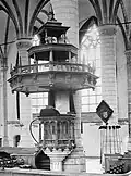 De preekstoel uit 1532 (Foto: J. Goedeljee, 1907 Bron: RCE)