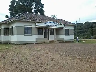 Prefeitura (gemeentehuis) van Quatro Irmãos