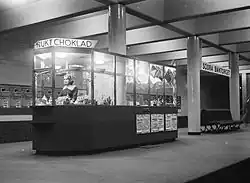 De kiosk op het perron in 1933