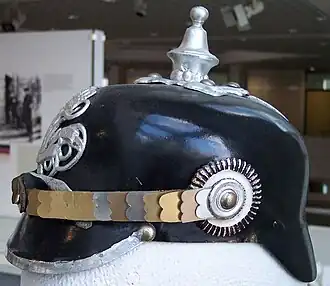 Pickelhaube zoals tot 1918 door de Pruisische politie gedragen werd