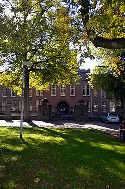 Voorkant hoofdgebouw