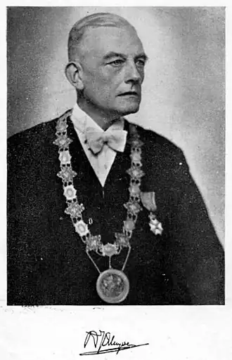 Prof. Dr. Ir. A. J. Kluyver, 1949.