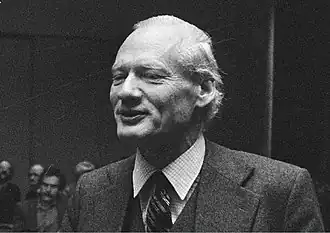 Slagter op aandeelhoudersvergadering van de OGEM in het Hilton Rotterdam, 1982