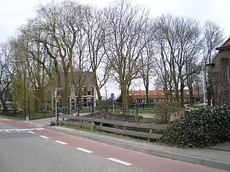 Provincialeweg met rechts de Brink