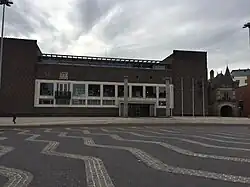 Voorzijde met entree