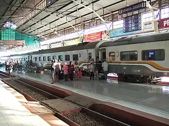Station Purwokerto (2007).
