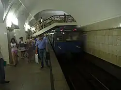 De brug voor de overstappers tussen Poesjkinskaja en Tverskaja