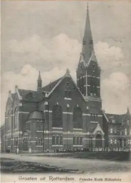 De Putsepleinkerk met pastorie