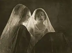 Gesluierde vrouwen, 1899