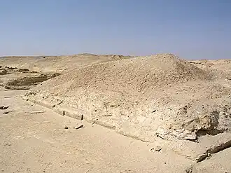 De kleine bijpiramide