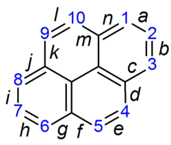 {Nummering van de koolstofatomen en de zijden in pyreen