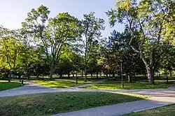 Noordelijk gedeelte van het park, met vele inheemse boomsoorten