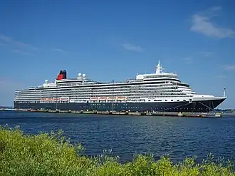 De Queen Elizabeth in de haven van Tallinn, 2011