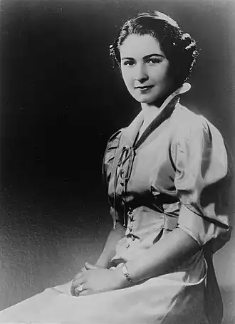 Koningin Farida ten tijde van haar verloving (1937)