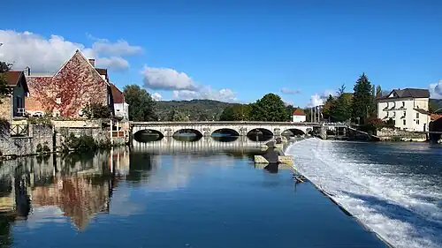 De brug over de rivier de Loue in Quingey