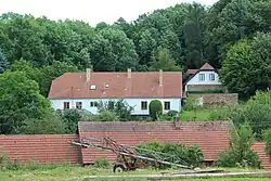 Boerderij in het dorp (2014)