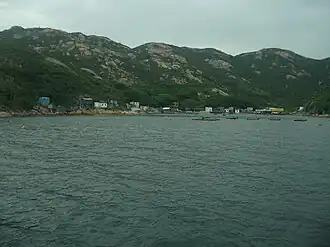 Het eiland Po Toi met daarvoor de baai