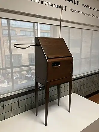 Theremin van R.C.A, model A-R 1264 uit circa 1930
