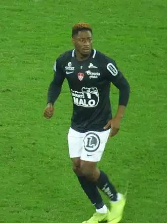 Mayi in 2018 als speler van Stade Brest