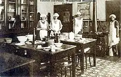 Kookles in de Vakschool voor Meisjes, ca. 1920