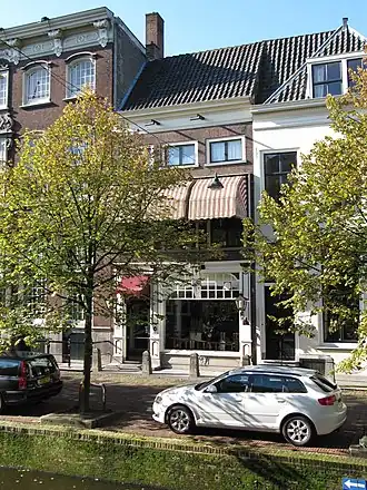 Het pand aan de Oude Delft in 2010