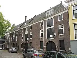 Houttuinen 32; arsenaal.