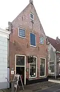 Huis met puntgevel hoek rozemarijnsteeg