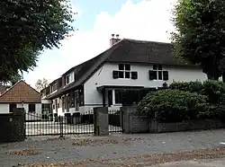 Boerderij De Hoogwerf, Zijdelaan