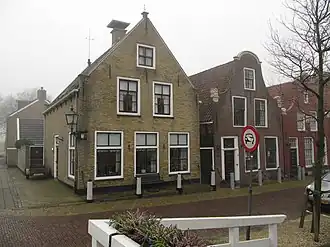 Pand met klokgevel aan de Zoutsloot