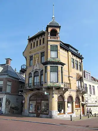 Centraal Apotheek in jugendstil te Leeuwarden, 1904-1905
